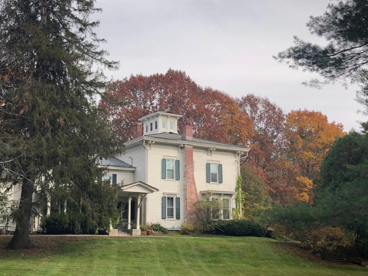 Antique Mansion B & B Rutland Exterior photo