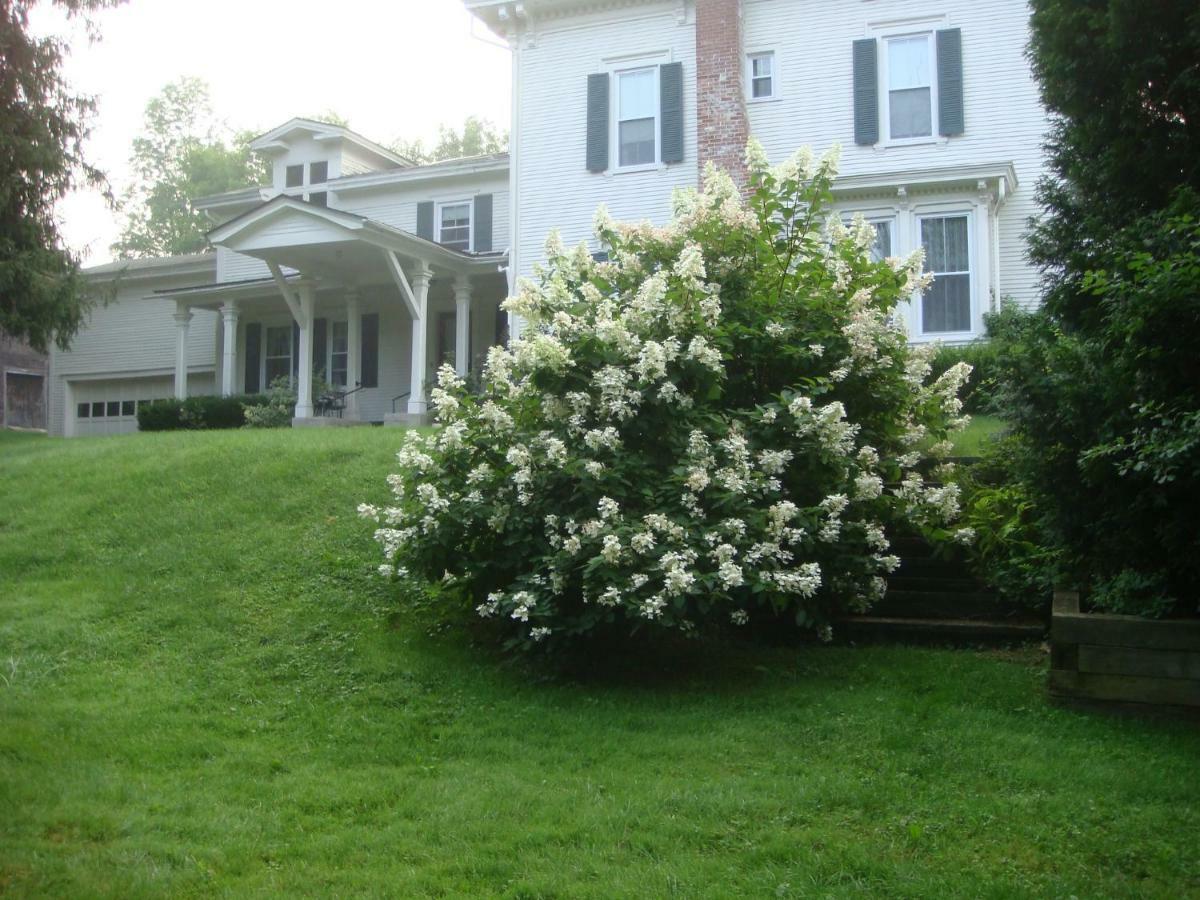 Antique Mansion B & B Rutland Exterior photo