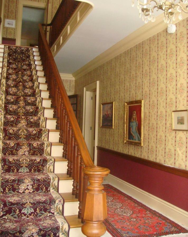 Antique Mansion B & B Rutland Exterior photo